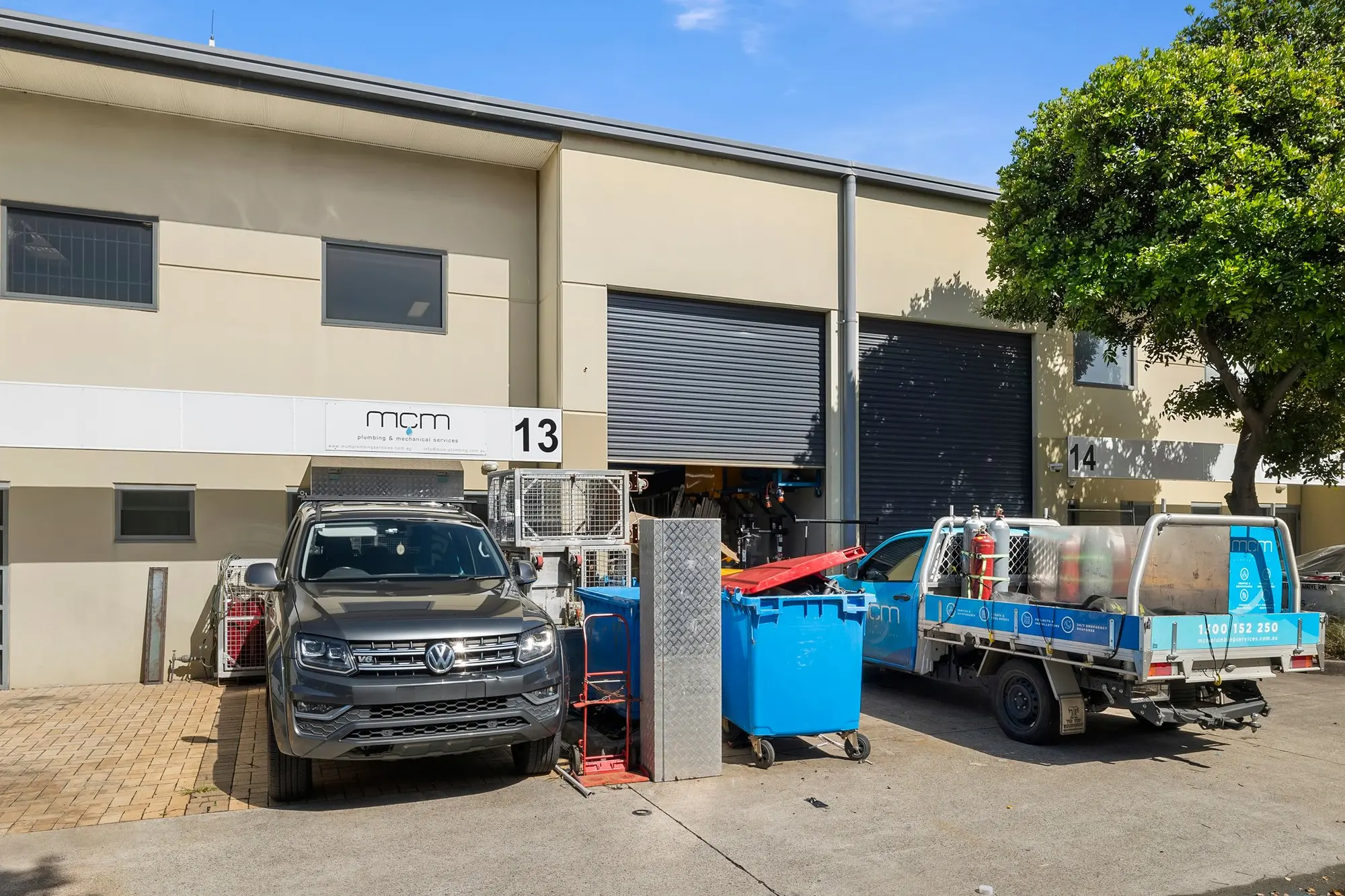 SMALL FACTORY UNIT WITH OFFICE
